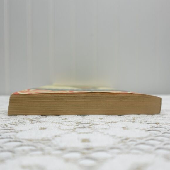 The Sugar Queen Sarah Addison Allen 2009 Trade Paperback Bantam Books - Picture 7 of 8